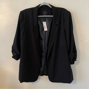 NWT Black 3/4 Ruched Sleeve Blazer